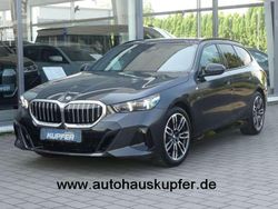 Sophistograu Gebraucht 2024 BMW 520 Performance Kombi | 50.900 € (Guter Preis)