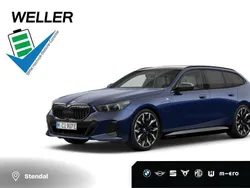 Blau Gebraucht 2024 BMW 530e M Sport Kombi | 72.450 €