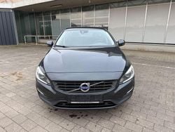 Grau Gebraucht 2017 Volvo V60 Kombi | 12.900 € (Guter Preis)