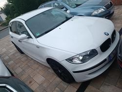 Weiß Gebraucht 2009 BMW 116 Advantage Kleinwagen | 2.500 € (Guter Preis)