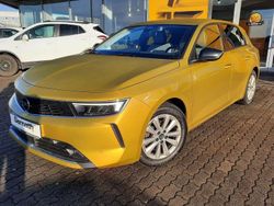 Gelb Gebraucht 2023 Opel Astra Business Edition Limousine | 18.390 € (Fairer Preis)