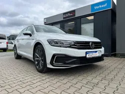 Pure white Gebraucht 2020 VW Passat GTE Kombi | 20.990 € (Teuer)