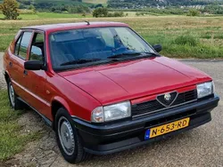 Rot Gebraucht 1988 Alfa Romeo 33 Limousine | 6.490 €