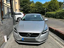 Silber Gebraucht 2019 Volvo V40 Kombi | 20.950 € (Etwas zu teuer)