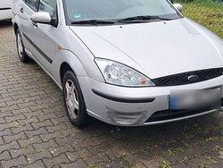 Silber Gebraucht 2002 Ford Focus Kombi | 1.400 € (Fairer Preis)