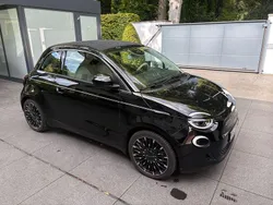 Schwarz Gebraucht 2023 Fiat 500e La Prima Cabrio | 24.299 € (Fairer Preis)