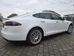 Weiß Gebraucht 2016 Tesla Model S Limousine | 44.400 €