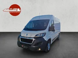 Weiß Gebraucht 2017 Peugeot Boxer Avantage Van | 12.960 € (Etwas zu teuer)