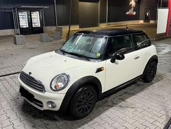 Beige Gebraucht 2008 Mini Cooper D Kleinwagen | 5.800 € (Etwas zu teuer)
