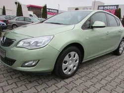 Grün Gebraucht 2012 Opel Astra Edition Limousine | 6.999 € (Fairer Preis)