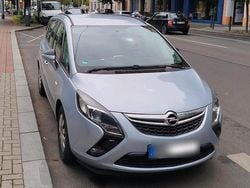 Grau Gebraucht 2016 Opel Zafira Tourer Van / Kleinbus | 10.750 €