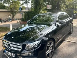Schwarz Gebraucht 2017 Mercedes E220 AMG line Limousine | 27.990 € (Fairer Preis)