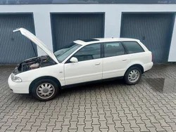 Weiß Gebraucht 1999 Audi A4 Kombi | 1.500 € (Fairer Preis)
