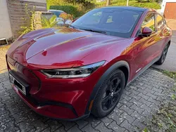 Rot Gebraucht 2022 Ford Mustang Mach-E Premium SUV | 32.900 € (Guter Preis)