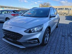 Silber Gebraucht 2022 Ford Focus Active Limousine | 13.480 € (Fairer Preis)