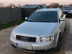 Grau Gebraucht 2001 Audi A4 Kombi | 4.750 €