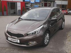 Sandbeige Gebraucht 2015 Kia Ceed DREAM-TEAM Edition Limousine | 9.980 € (Fairer Preis)