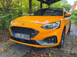 Orange Gebraucht 2020 Ford Focus Performance Edition Limousine | 22.999 € (Fairer Preis)