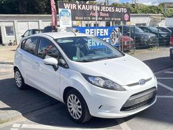 Weiß Gebraucht 2009 Ford Fiesta Trend Kleinwagen | 2.300 €