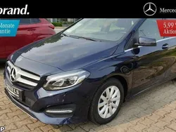 Cavansitblau metallic Gebraucht 2018 Mercedes B180 Style Van / Kleinbus | 16.480 € (Fairer Preis)