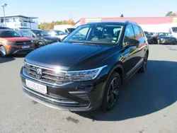 Deep black perleffekt Gebraucht 2023 VW Tiguan Move SUV | 27.990 € (Superpreis)