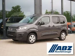 Grau Gebraucht 2023 Fiat Doblò Van / Kleinbus | 22.750 € (Fairer Preis)