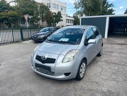 Silber Gebraucht 2007 Toyota Yaris Kleinwagen | 3.750 € (Fairer Preis)