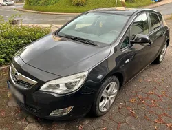 Schwarz Gebraucht 2011 Opel Astra Limousine | 4.300 € (Guter Preis)