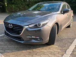 Grau Gebraucht 2018 Mazda 3 Signature Limousine | 16.000 € (Etwas zu teuer)