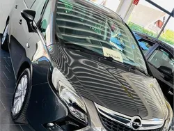Grau Gebraucht 2016 Opel Zafira Van / Kleinbus | 15.500 €