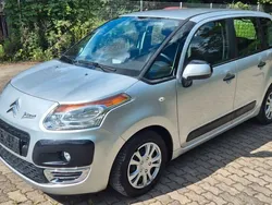 Grau Gebraucht 2012 Citroën C3 Picasso Tendance Van / Kleinbus | 4.990 € (Guter Preis)