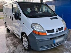 Weiß Gebraucht 2006 Renault Trafic Van / Kleinbus | 6.000 € (Teuer)