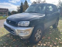 Schwarz Gebraucht 2000 Toyota RAV4 SUV | 2.250 € (Superpreis)