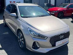 Silber Gebraucht 2018 Hyundai i30 Premium Kombi | 14.600 € (Fairer Preis)