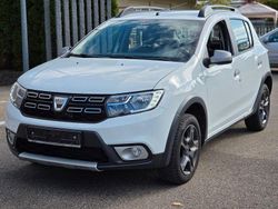 Weiß Gebraucht 2017 Dacia Sandero Celebration Kleinwagen | 5.900 € (Guter Preis)