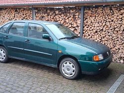 Grün Gebraucht 1998 VW Polo Classicline Limousine | 999 € (Guter Preis)