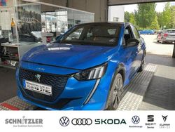 Blau Gebraucht 2021 Peugeot e-208 GT Kleinwagen | 16.950 € (Fairer Preis)