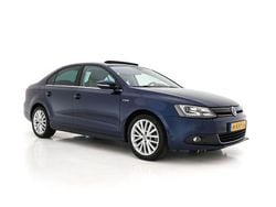 Blau Gebraucht 2013 VW Jetta Hybrid Highline Limousine | 7.745 €