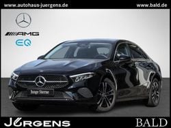 Schwarz night black Gebraucht 2024 Mercedes A200 Progressive Limousine | 30.680 € (Etwas zu teuer)