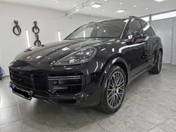 Schwarz Gebraucht 2018 Porsche Cayenne S Chrono SUV | 53.600 € (Etwas zu teuer)