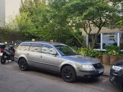 Grau Gebraucht 2004 VW Passat Kombi | 1.300 € (Guter Preis)