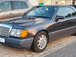 Schwarz Gebraucht 1991 Mercedes 230 Sportline | 3.500 €