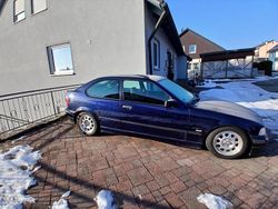 Blau Gebraucht 1997 BMW 316 Coupé | 2.950 €