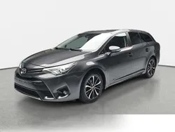 Metallic Gebraucht 2018 Toyota Avensis Team Kombi | 18.810 € (Etwas zu teuer)