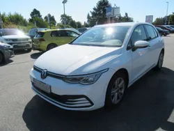 Pure white Gebraucht 2022 VW Golf VIII Life Limousine | 18.499 € (Guter Preis)