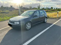 Schwarz Gebraucht 2001 VW Golf IV Highline Limousine | 2.800 € (Etwas zu teuer)