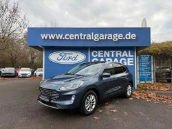 Blau Gebraucht 2023 Ford Kuga Titanium SUV | 27.450 € (Fairer Preis)