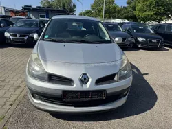 Platingrau Gebraucht 2005 Renault Clio II Dynamique Kleinwagen | 1.399 € (Superpreis)