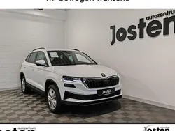 Weiß Gebraucht 2024 Skoda Karoq Selection SUV | 29.590 € (Guter Preis)