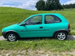 Grün Gebraucht 1996 Opel Corsa Kleinwagen | 1.400 € (Fairer Preis)